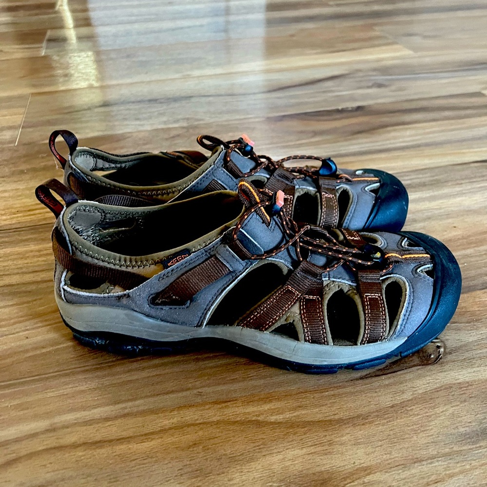 Men’s Keen sandals size 11. Like new - worn a couple times.